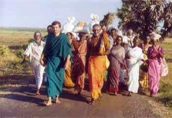 Patrick Harrigan with pilgrims on pada yatra in Sri Lanka