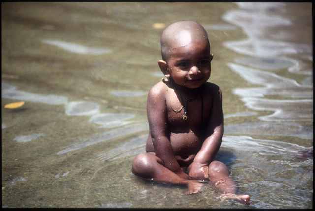 Child in Menik Ganga