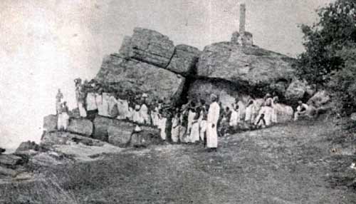 Devotees gather at Tirukoneswaram sacred site, circa 1935